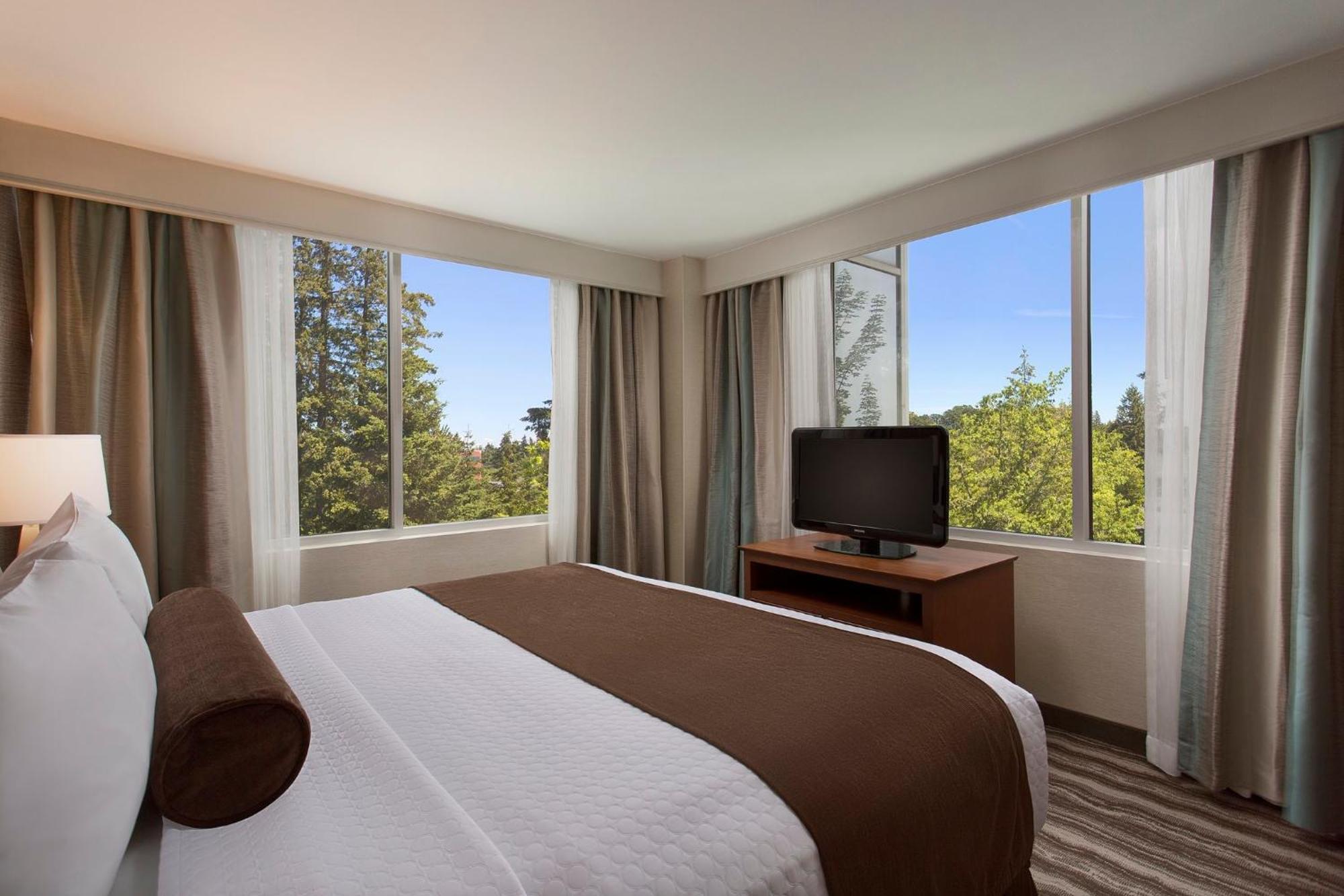 Crowne Plaza Portland - Lake Oswego, An Ihg Hotel Exterior foto